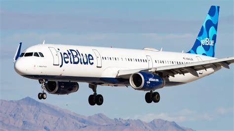 JetBlue Airbus A321 at New York JFK terminal gate