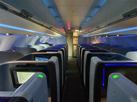 JetBlue Airbus A321neo Mint Studio premium suite interior