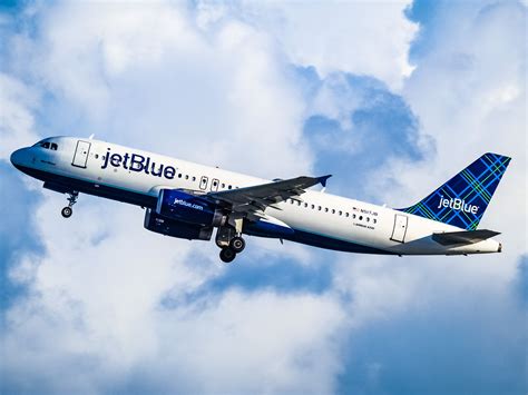 JetBlue aircraft at JFK airport with United Airlines network connectivity