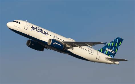 JetBlue Airways aircraft at Fort Lauderdale-Hollywood International Airport terminal