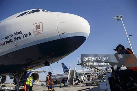 JetBlue ground operations team conducting an Airbus A320 aircraft walk-around inspection