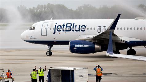 jfk emergency response team waiting for jetblue emergency landing