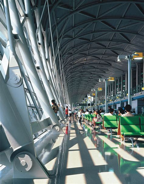 Kansai International Airport terminal architecture