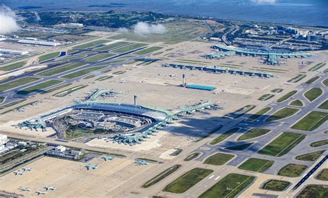 Korean Air aircraft at Incheon International Airport Terminal 2