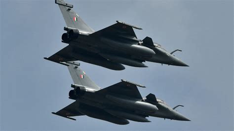 Last flight ceremony of the IAF Canberra fleet in 2007 with Indian airmen and officers in attendance