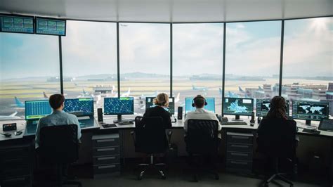live airline operations command center visualizing flight disruptions