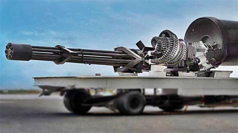 Loading GAU-22/A ammunition on F-35A