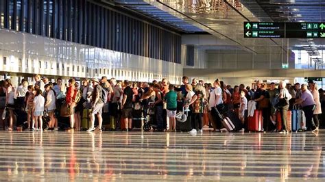 long queues and stranded passengers at Orly Airport during July 2025 air traffic strike