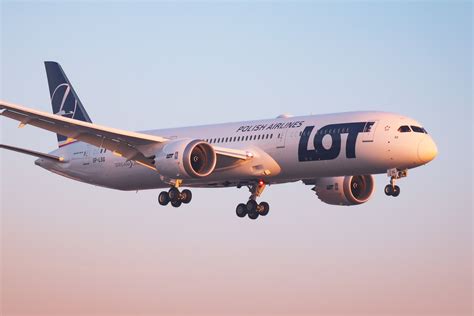 LOT Boeing 787-9 Dreamliner in Poland Independence livery
