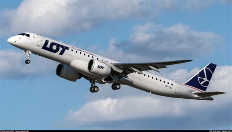 LOT Polish Airlines Embraer E175 in retro livery