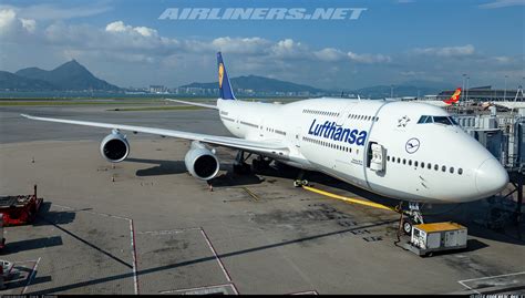 Lufthansa 747-830 unloading passengers at Hamburg during peak summer travel
