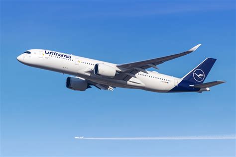 Lufthansa Airbus A350 at São Paulo Guarulhos airport gate