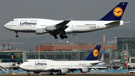 Lufthansa Boeing 747-400 taxiing at Shanghai Pudong International Airport