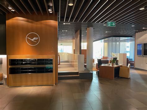 lufthansa first class terminal lounge in frankfurt with fine dining service