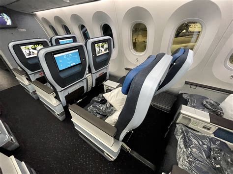 Lufthansa Premium Economy Collins Aerospace MiQ seats on Boeing 787-9