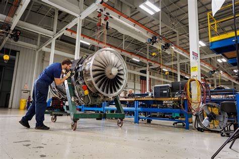 Lufthansa Technik engine shop overhauling Boeing 747 powerplant