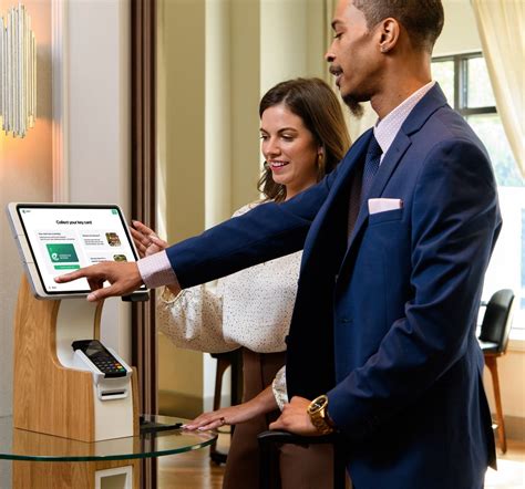 luxury hotel check-in vip guest experience concierge
