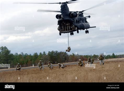 MH-47G Chinook: The Elite Special Operations Helicopter of the U.S ...
