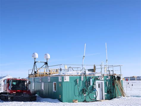 mil mi-6 parked at arctic research base