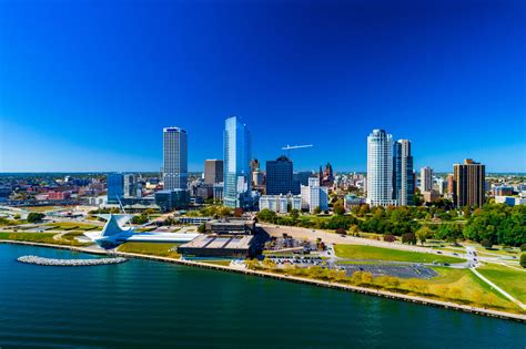 milwaukee waterfront redevelopment lakefront tourism skyline