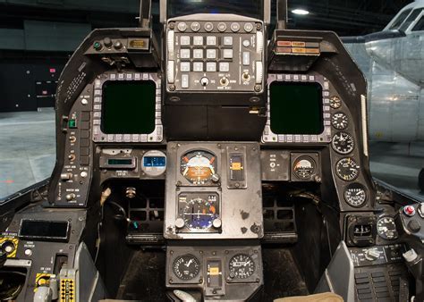 modernized f-16 cockpit