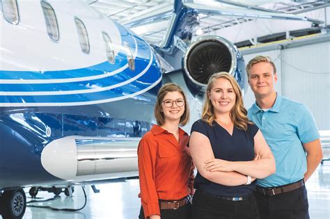 online pilot student pursuing aviation degree while working full-time