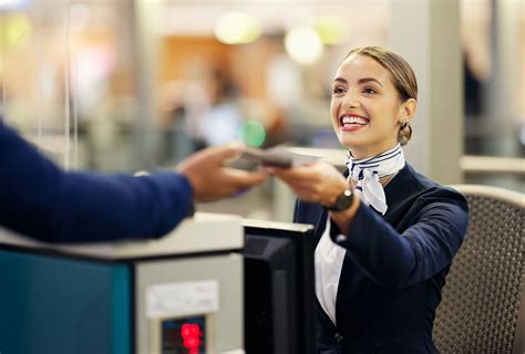 piedmont airlines customer service gate agent assisting passenger