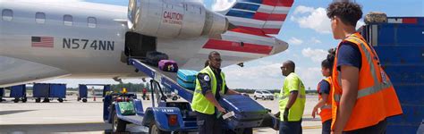 Piedmont Airlines ground crew operating at Salisbury Regional Airport