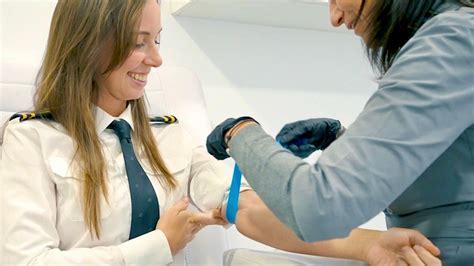pilot undergoing annual medical eye test for Class 1 renewal