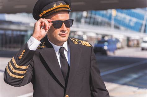 pilot wearing polarized sunglasses during cruise flight