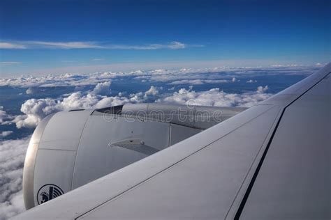 plane flying over coastal New Zealand heading to Wellington through crosswinds