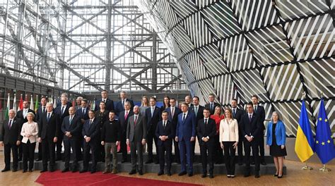 Polish EU Council delegates celebrate air passenger rights regulation deal