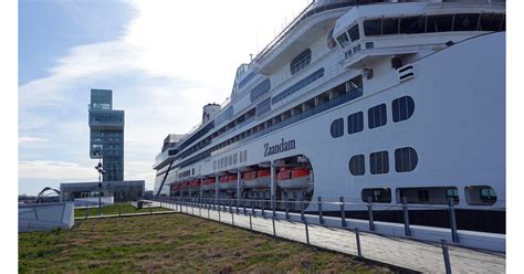 port of montreal with fewer cruise and airline arrivals in 2025