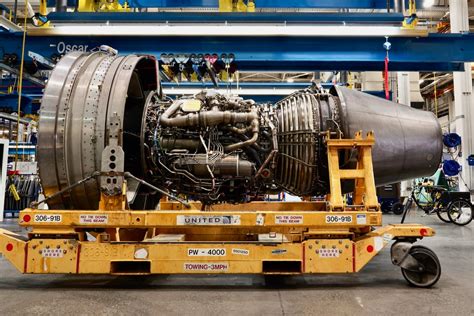 Pratt & Whitney PW4000 engine maintenance and overhaul in commercial aircraft MRO facility