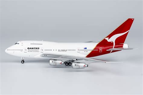 Qantas Boeing 747SP cruising above Pacific Ocean high altitude flight route sunset aviation perspective