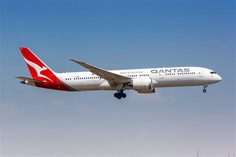 Qantas Boeing 787-9 Dreamliner flying over the Pacific Ocean