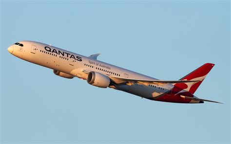 qantas boeing 787-9 dreamliner taxiing at dallas fort worth international airport