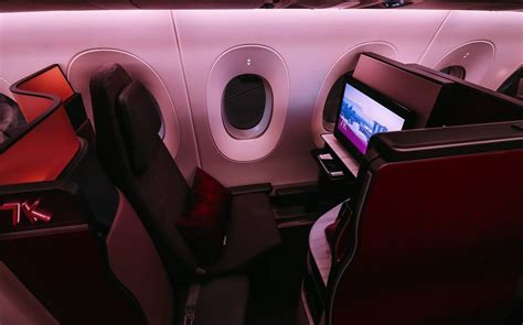 Qatar Airways A350-1000 business class Qsuite cabin ambient lighting