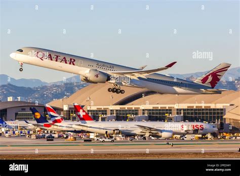 qatar airways a350-1000 miami dallas los angeles