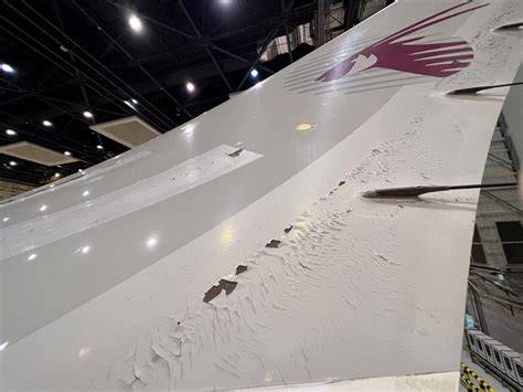 Qatar Airways Airbus A350 fuselage paint cracking and exposed lightning protection mesh