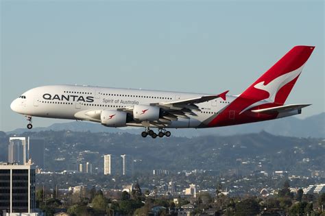 qatar airways airbus a380 at sydney kingsford smith airport