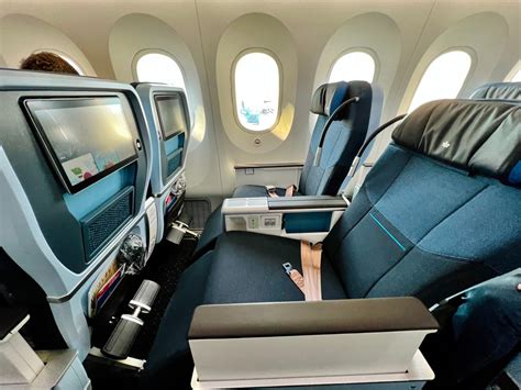 Qatar Airways Boeing 787-10 Dreamliner cabin interior concept