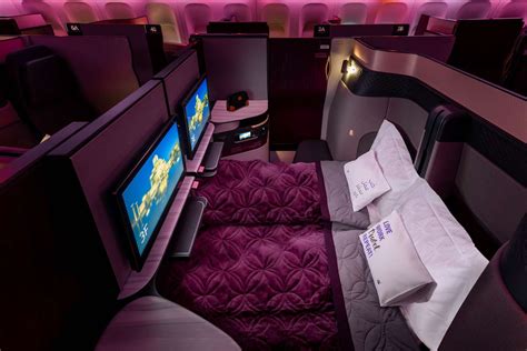 Qatar Airways business class cabin luxury seats