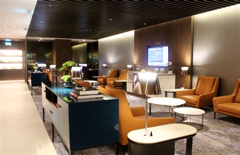 qatar airways premium lounge singapore airport interior and dining zone