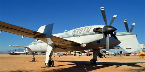 Beechcraft Starship: A Visionary Aircraft That Flew Too Close to the ...