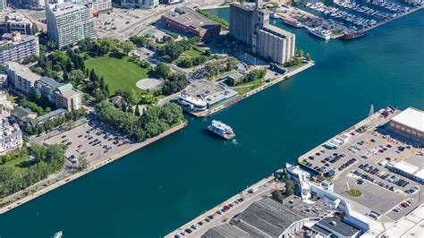 Recreational pilot landing a Cessna 172 after solo flight near Toronto Island Airport