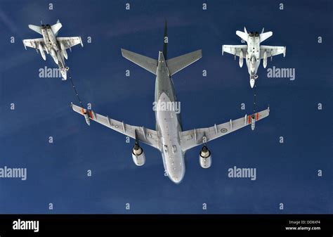 royal canadian air force cc-150 polaris aerial refueling over arctic