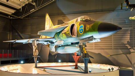 Saab JA-37 Viggen in flight