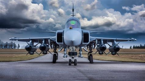 Saab JAS 39 Gripen E taxiing on Swedish airbase runway