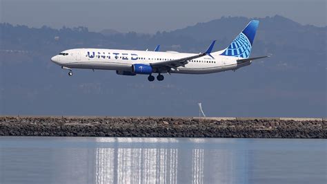 San Francisco International Airport United Airlines international hub Boeing widebody aircraft